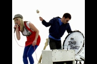 The Ting Tings креативят