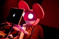 Хочешь себе голову Deadmau5’a?